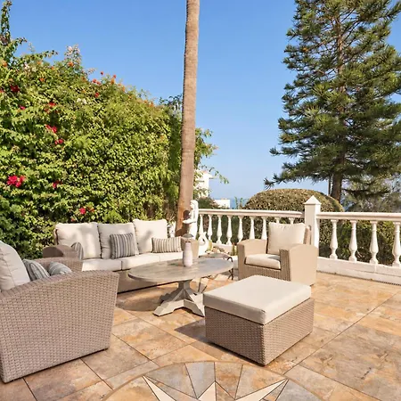 Casa Mirabella Beachfront By Asola